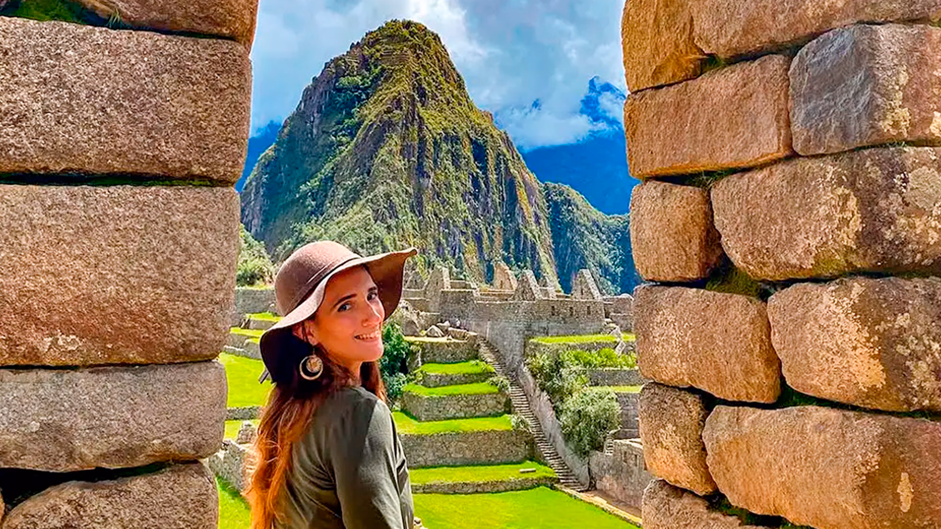 Sacred Valley + Machu Picchu Tour – 2 Days / 1 Night