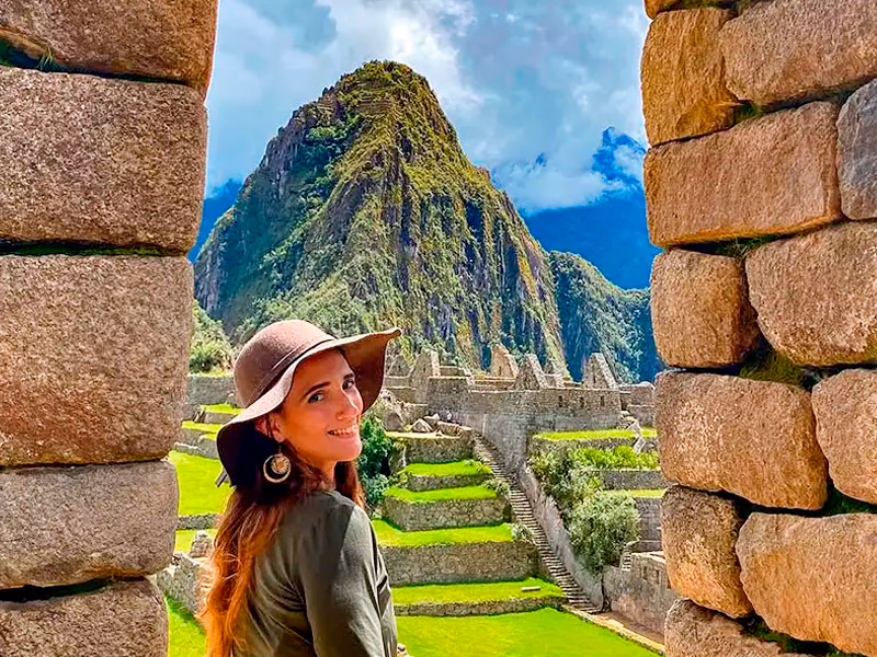 Sacred Valley + Machu Picchu Tour – 2 Days / 1 Night